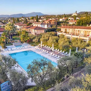 https://hotel-villa-olivo.hotelinveneto.com